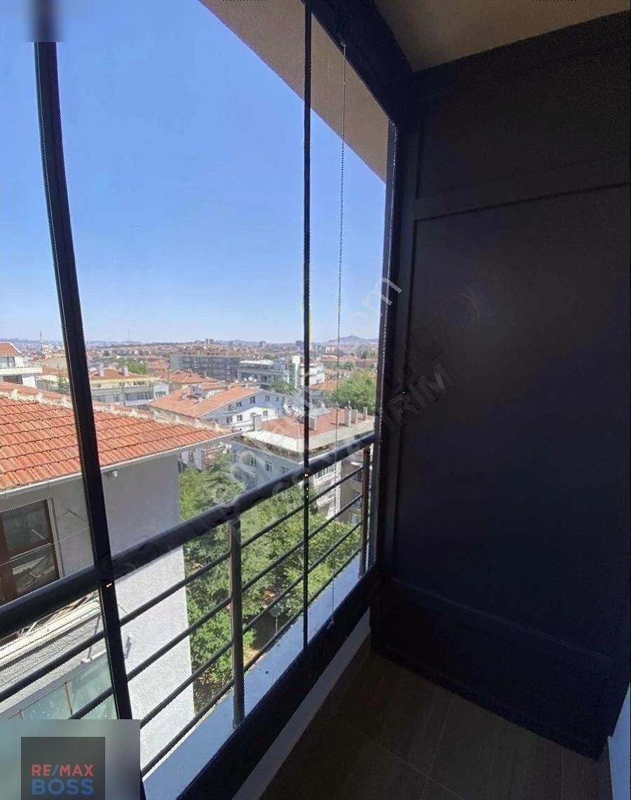 Kennedy Cad. 3+1 Dubleks Teras Daire