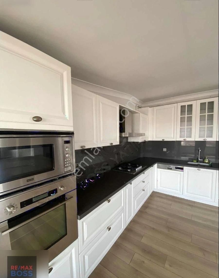 Kennedy Cad. 3+1 Dubleks Teras Daire - Görsel 3