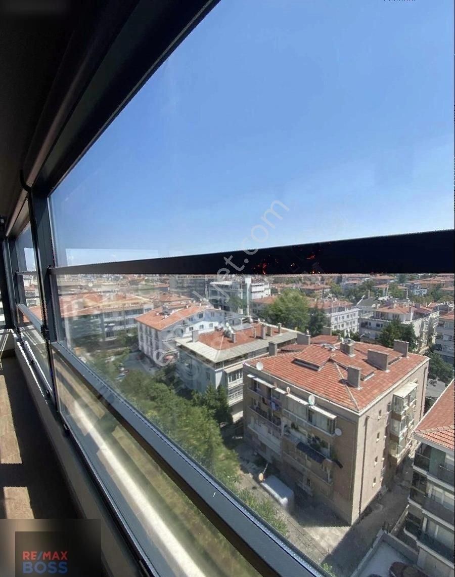 Kennedy Cad. 3+1 Dubleks Teras Daire - Görsel 32