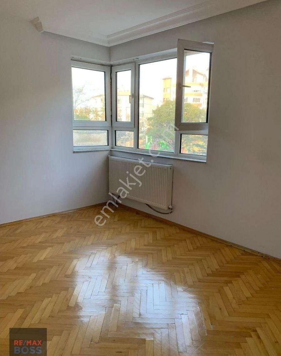 Akpınarda Temiz Yapılı Boyalı 3+1 Kiralık Geniş Daire