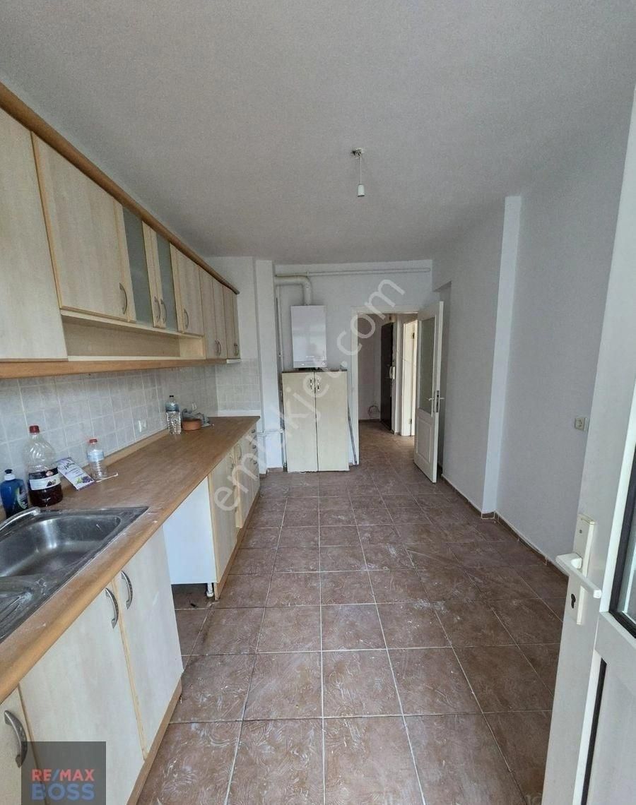 Akpınarda Temiz Yapılı Boyalı 3+1 Kiralık Geniş Daire - Görsel 5