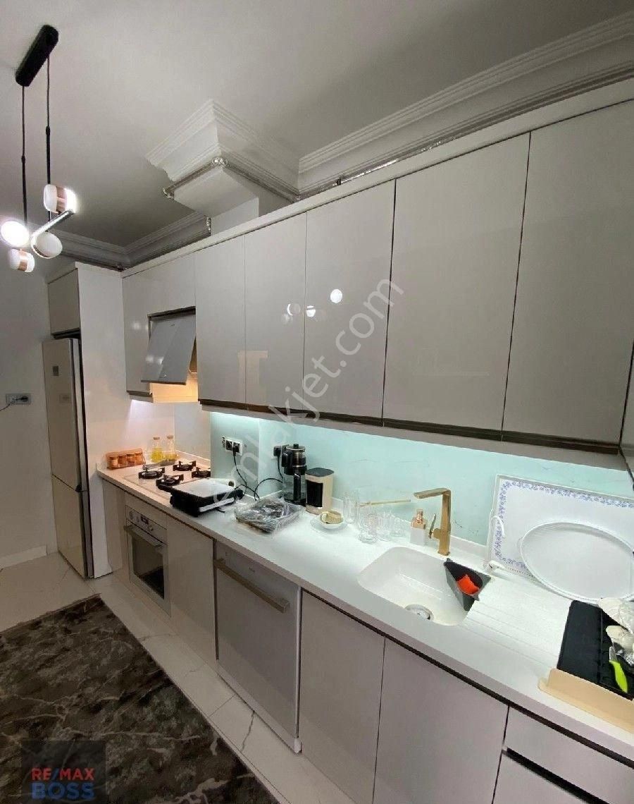 Kennedy Caddesınde Icı Full Yapılı Masrafsız 3+1 Satılık Daıre - Görsel 18