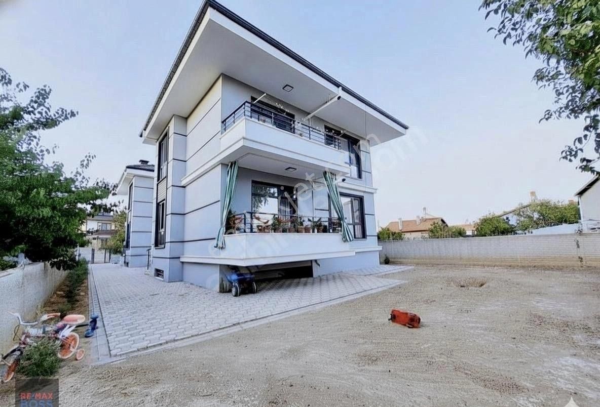 Meram Merkez'de Full Yapılı Geniş 2+1 Fırsat Daire - Görsel 23