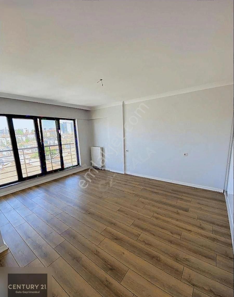 Kennedy Cad. 3+1 Eşsiz Manzaralı Teras Dubleks - Görsel 6