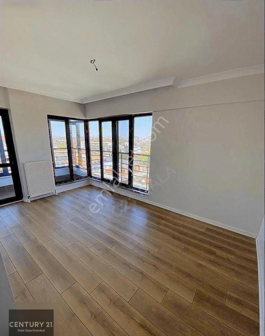 Kennedy Cad. 3+1 Eşsiz Manzaralı Teras Dubleks - Görsel 20