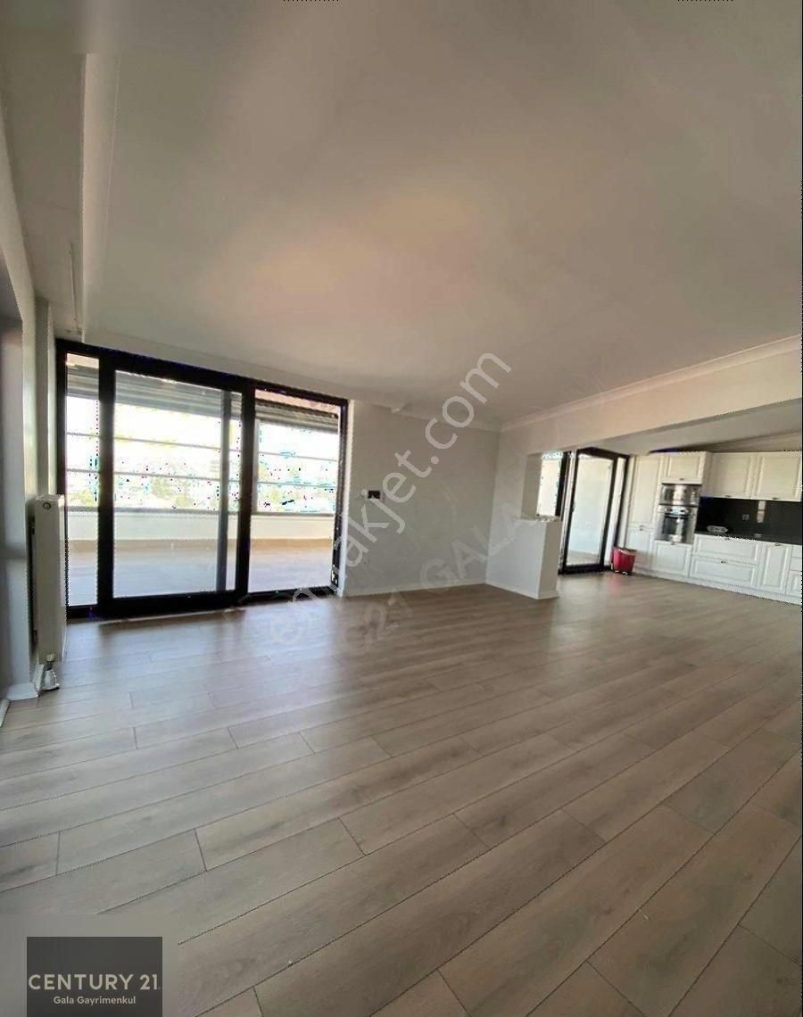 Kennedy Cad. 3+1 Eşsiz Manzaralı Teras Dubleks - Görsel 4