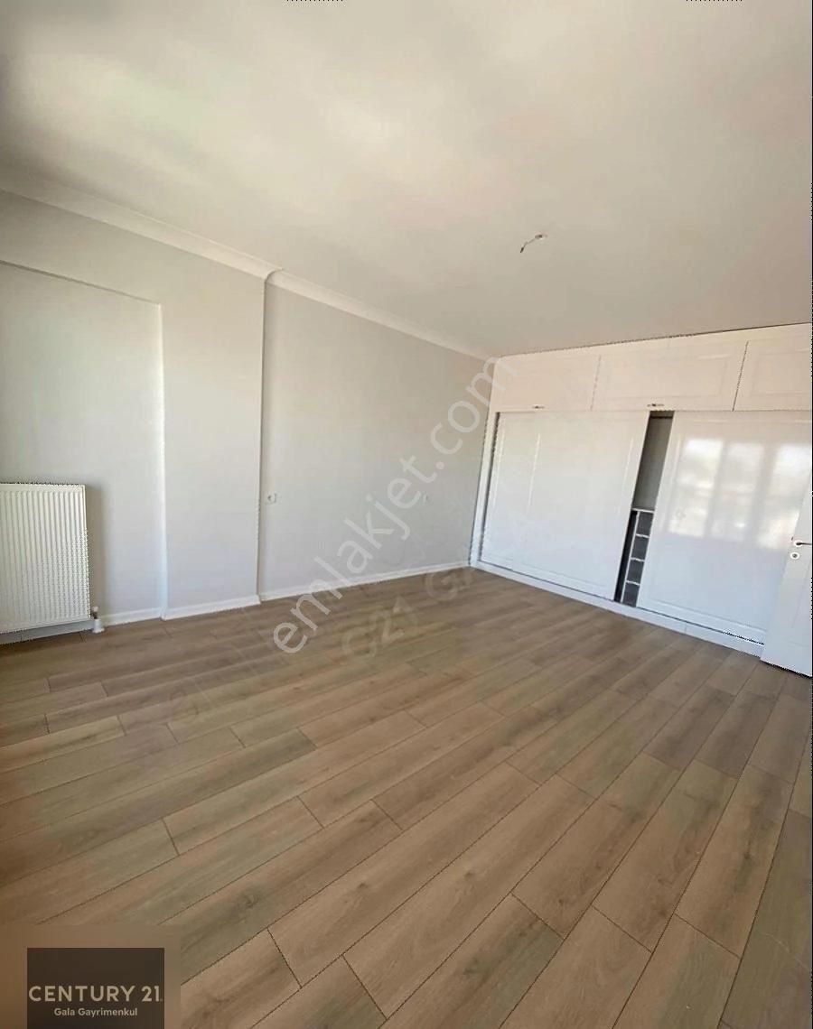 Kennedy Cad. 3+1 Eşsiz Manzaralı Teras Dubleks - Görsel 17