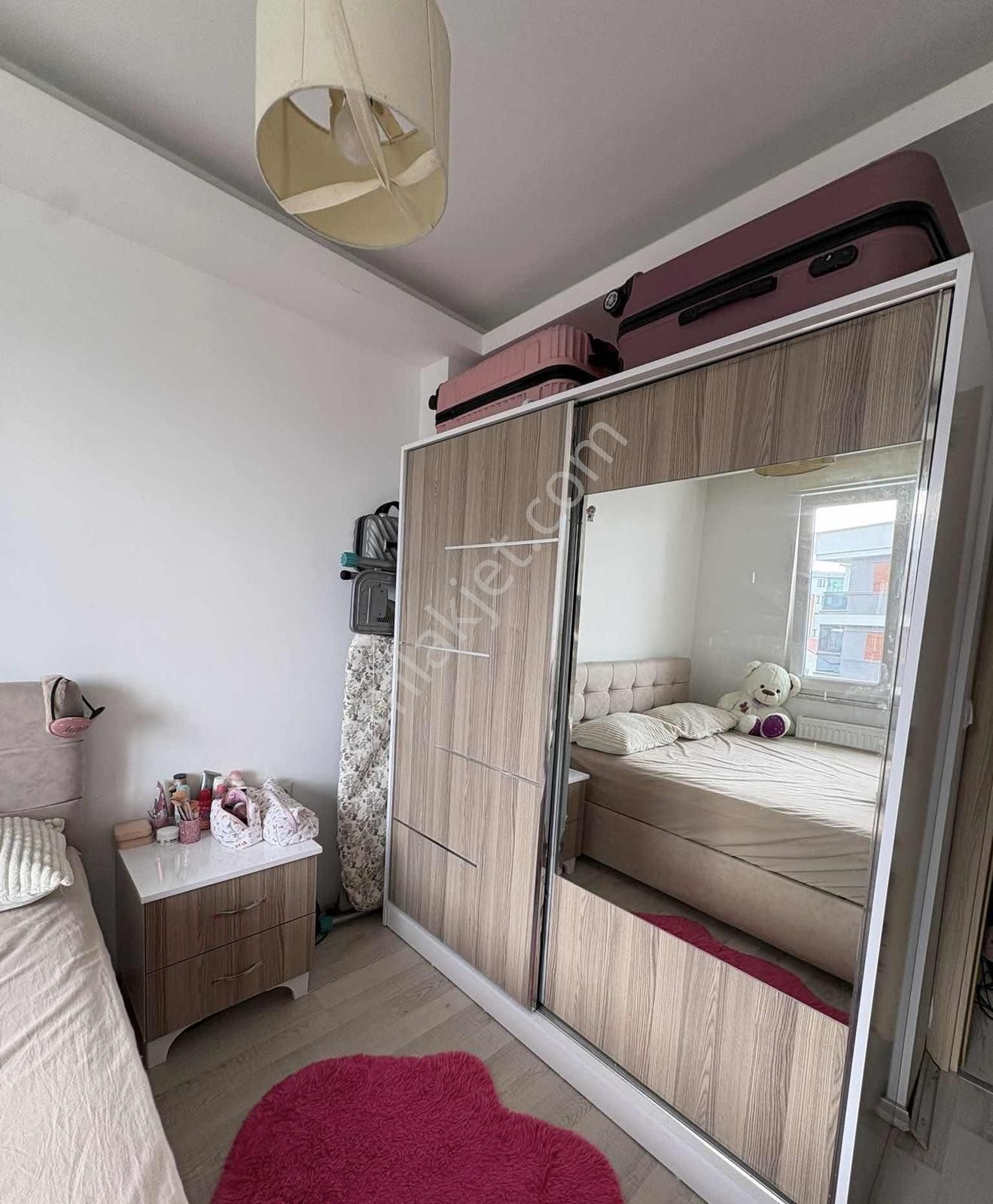 Esradan Tramvaya Cephe Fırsat 1+1 Eşyalı Daire - Görsel 4