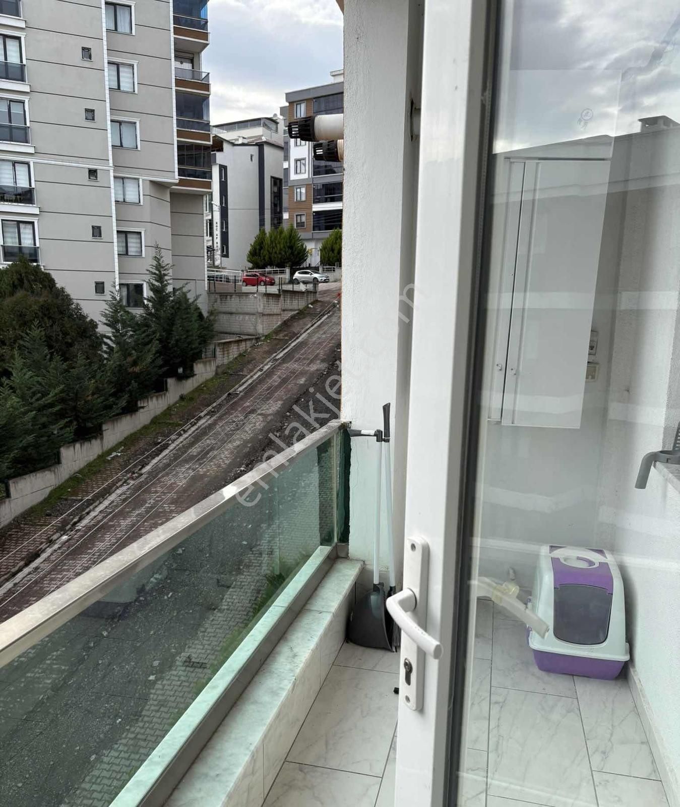 Esradan Tramvaya Cephe Fırsat 1+1 Eşyalı Daire - Görsel 2