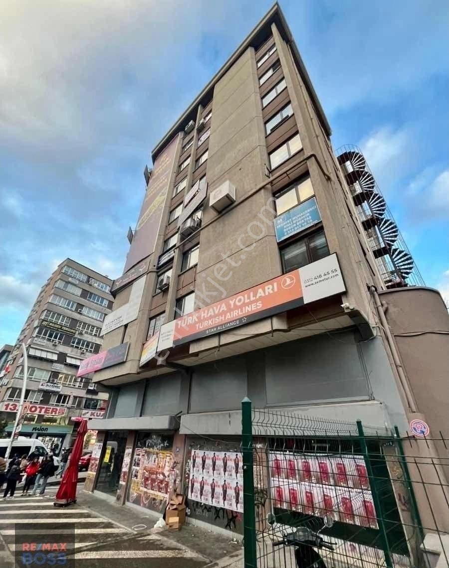 Kızılay Meşrutiyet'te Kullanışlı Ofis - 3 Odalı