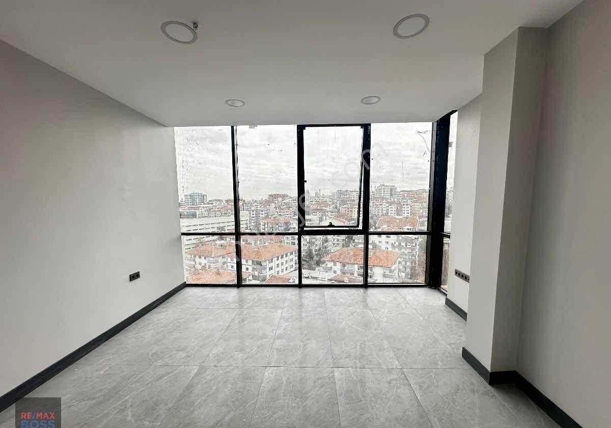 Balgat Prestij'de Geniş Ve İçi Full Yapılı Ofis - Görsel 4