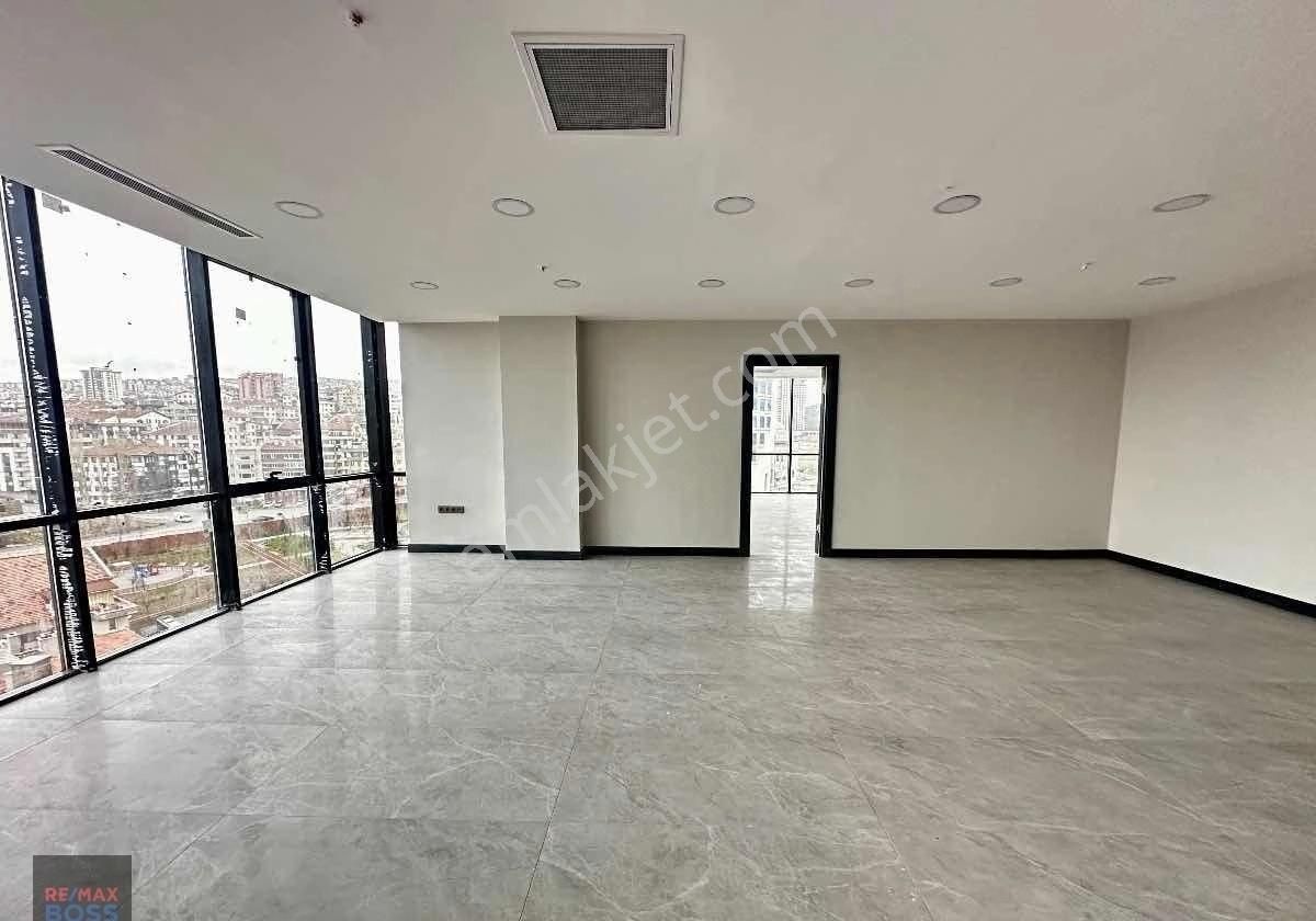 Balgat Prestij'de Geniş Ve İçi Full Yapılı Ofis - Görsel 24