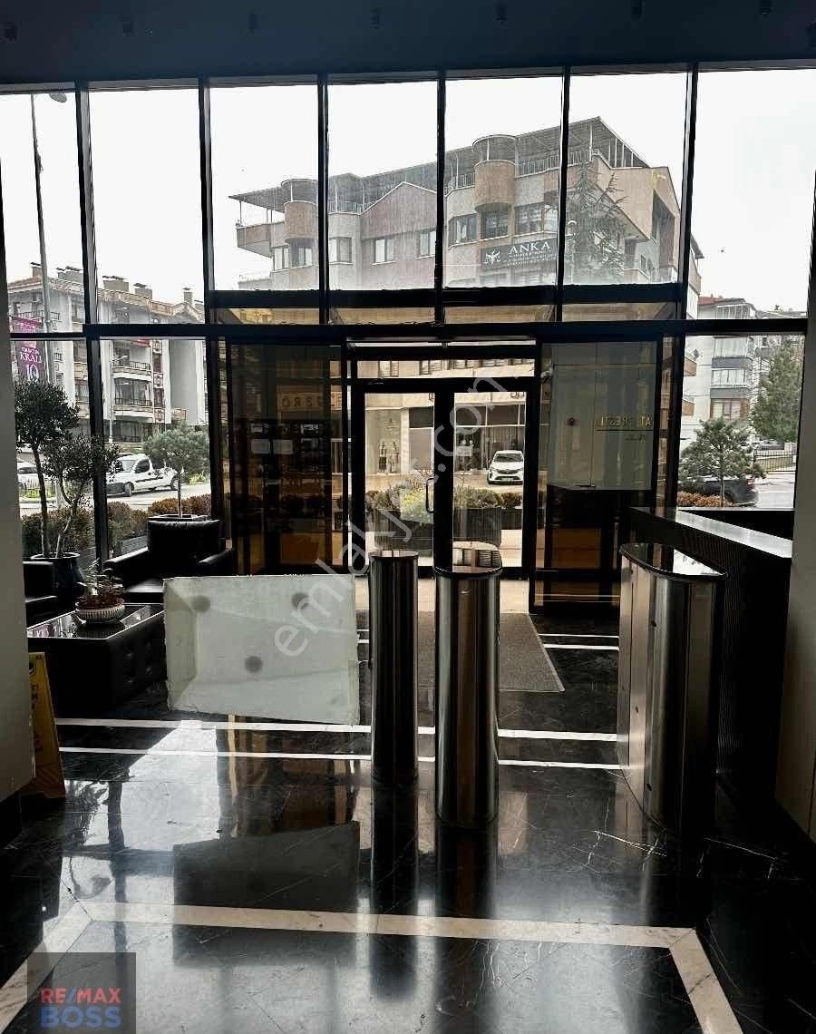 Balgat Prestij'de Geniş Ve İçi Full Yapılı Ofis - Görsel 17