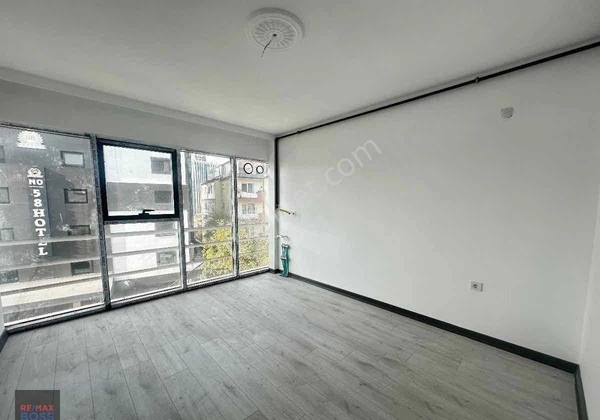 Esat Cadde Üzerı, Sıfır Ve Masrafsız , Genış Ve Kapalı Mutfaklı 1+1 Daıre - Görsel 7