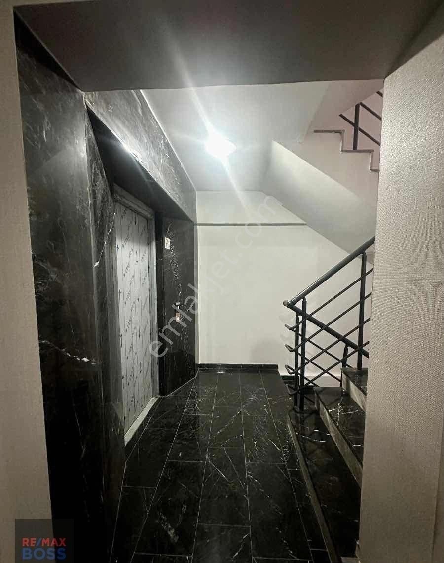 Esat Cadde Üzerı, Sıfır Ve Masrafsız , Genış Ve Kapalı Mutfaklı 1+1 Daıre - Görsel 6