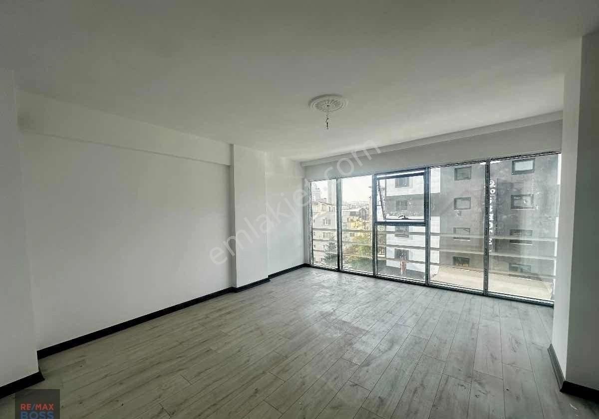 Esat Cadde Üzerı, Sıfır Ve Masrafsız , Genış Ve Kapalı Mutfaklı 1+1 Daıre