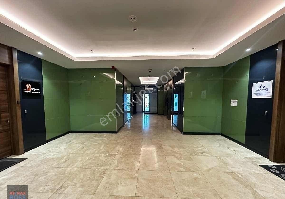 Nep Offıce'de Manzaralı Cephe'de Genış Ofıs Fırsatı - Görsel 18