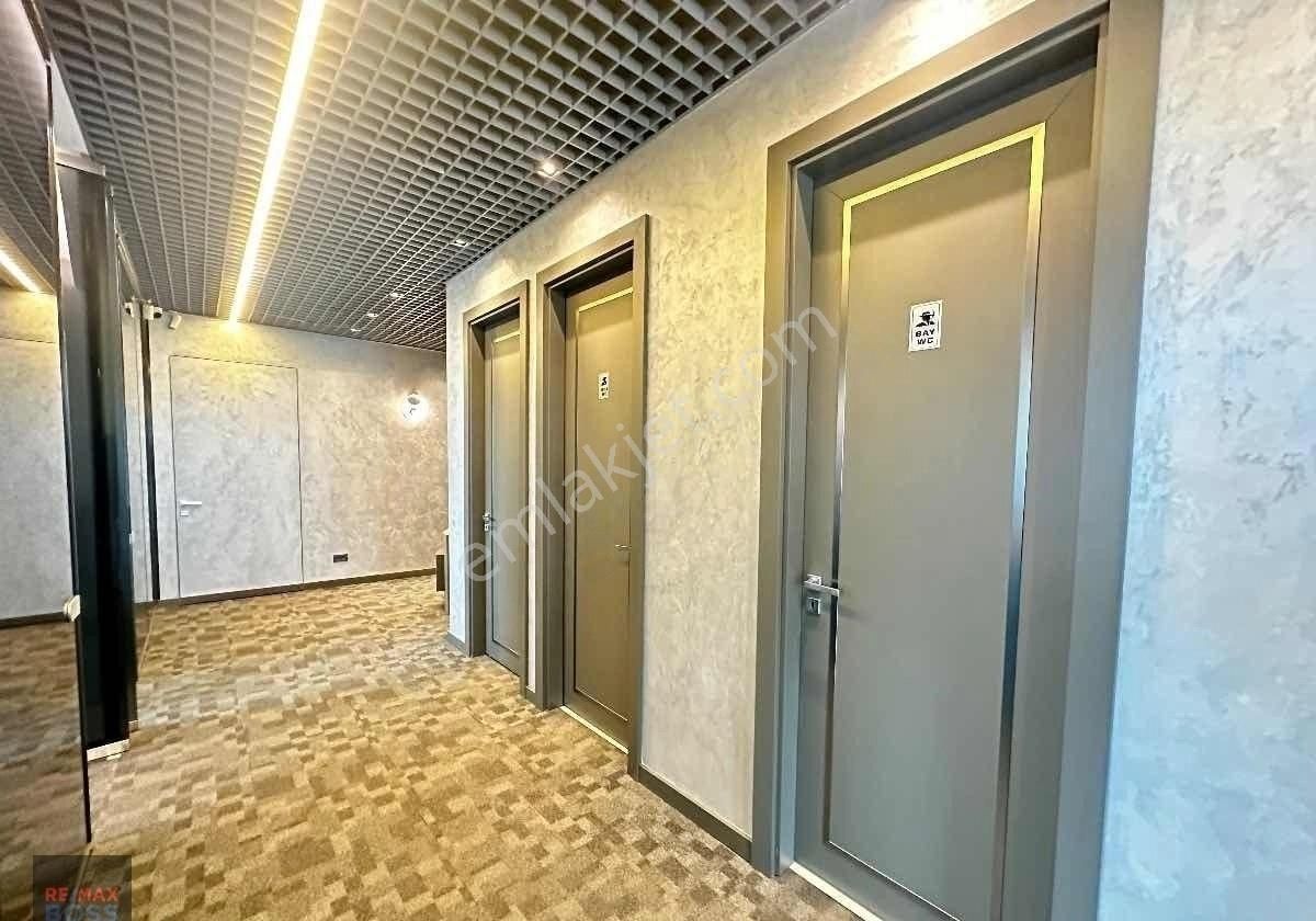 Nep Offıce'de Manzaralı Cephe'de Genış Ofıs Fırsatı - Görsel 29