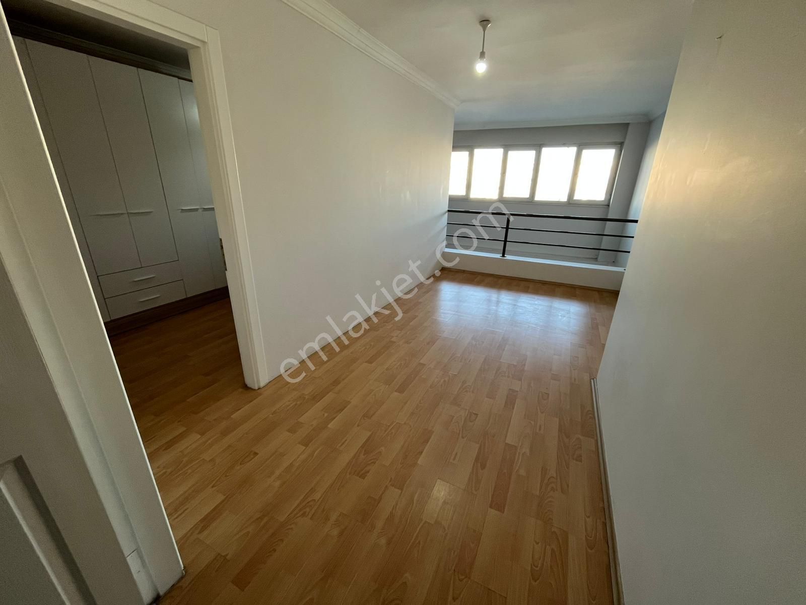 Asil'den Üçkuyularda Meydan Yakını 5+1 Dubleks Genç Binada Daire - Görsel 16