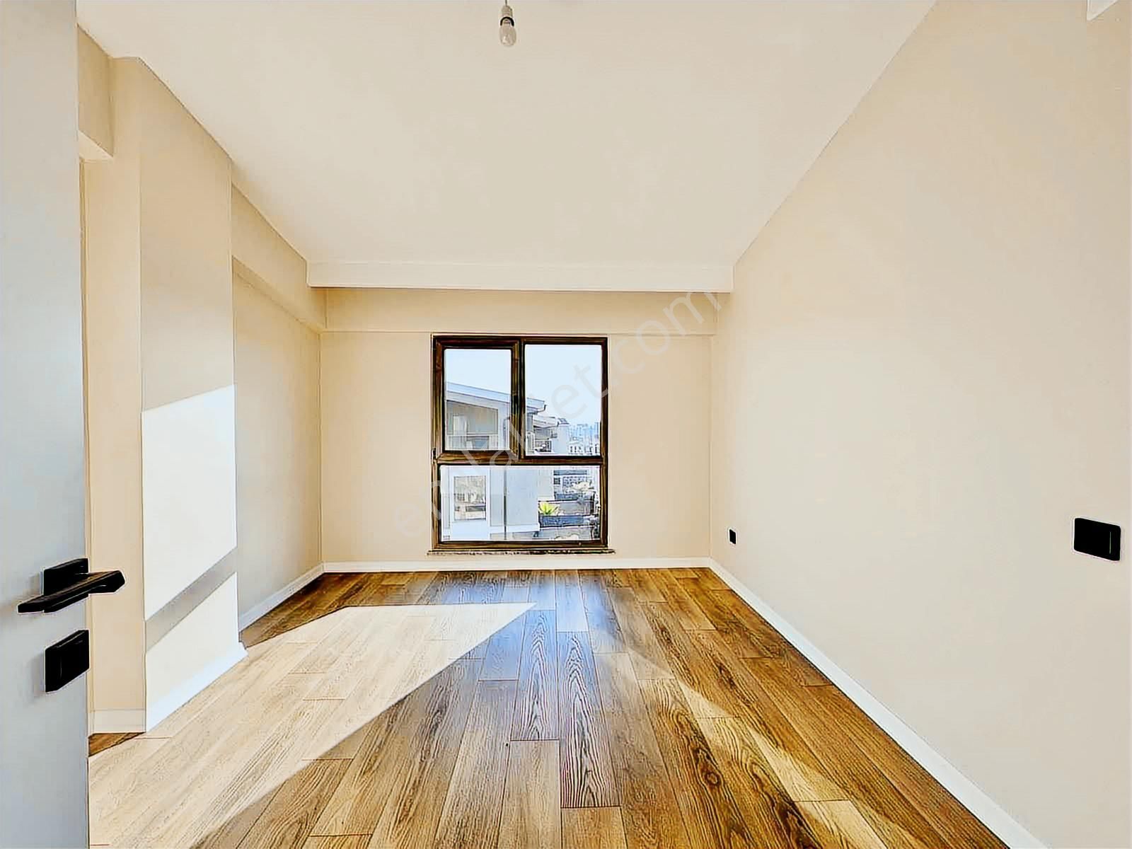 Megeden Yeniçiftlikte Site İçinde Satılık 4+1 Villa - Görsel 32