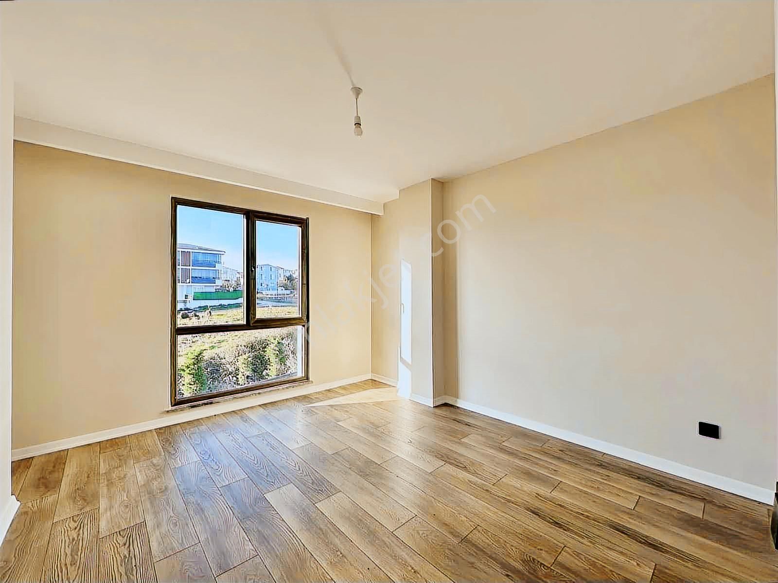 Megeden Yeniçiftlikte Site İçinde Satılık 4+1 Villa - Görsel 13