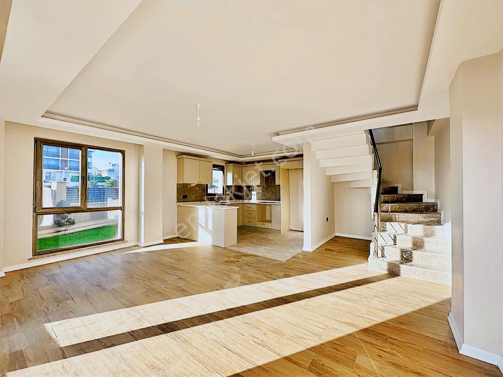 Megeden Yeniçiftlikte Site İçinde Satılık 4+1 Villa - Görsel 7