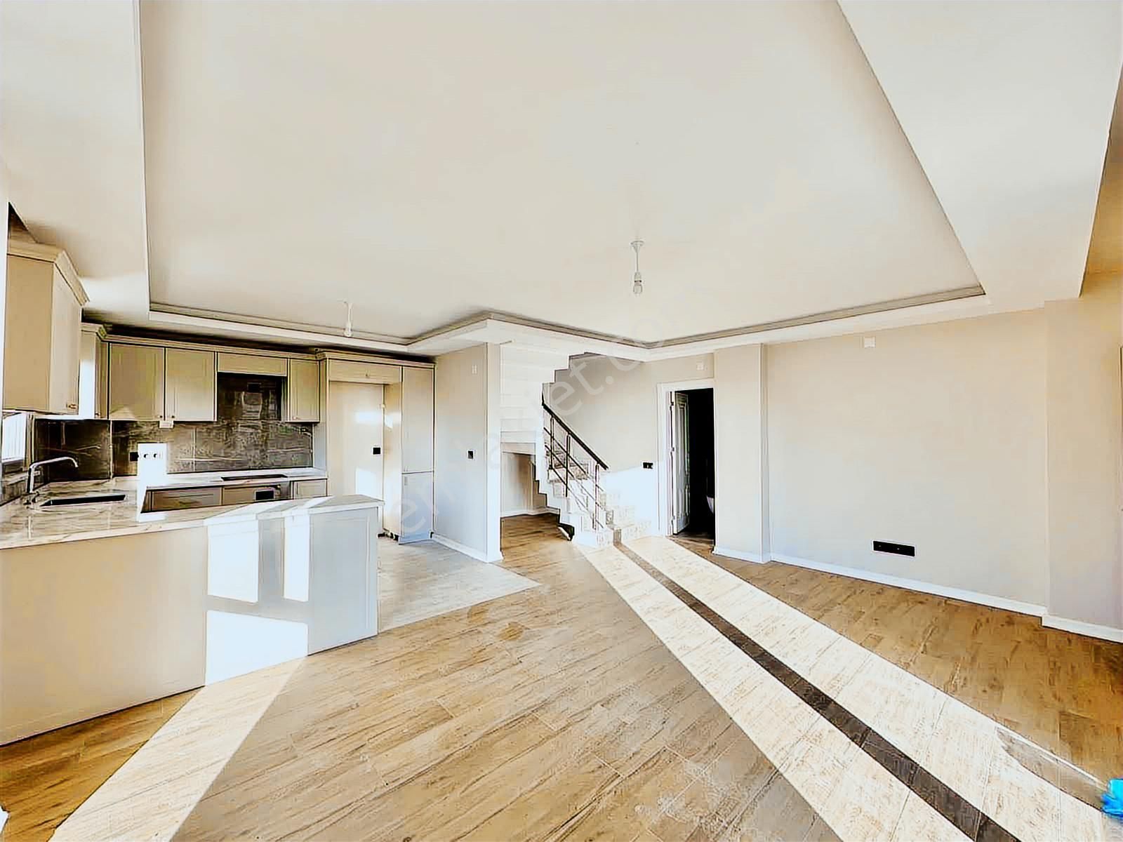 Megeden Yeniçiftlikte Site İçinde Satılık 4+1 Villa - Görsel 9