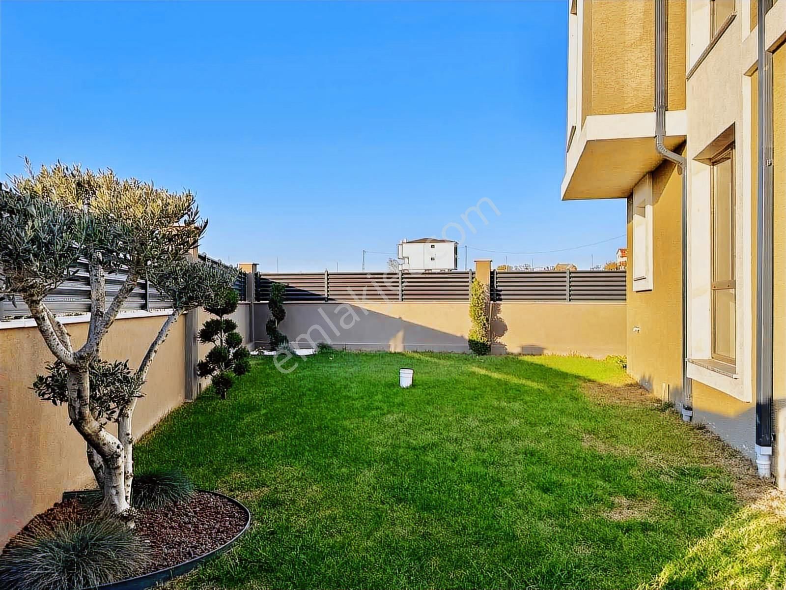 Megeden Yeniçiftlikte Site İçinde Satılık 4+1 Villa - Görsel 22