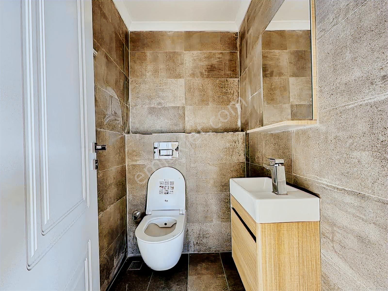 Megeden Yeniçiftlikte Site İçinde Satılık 4+1 Villa - Görsel 28