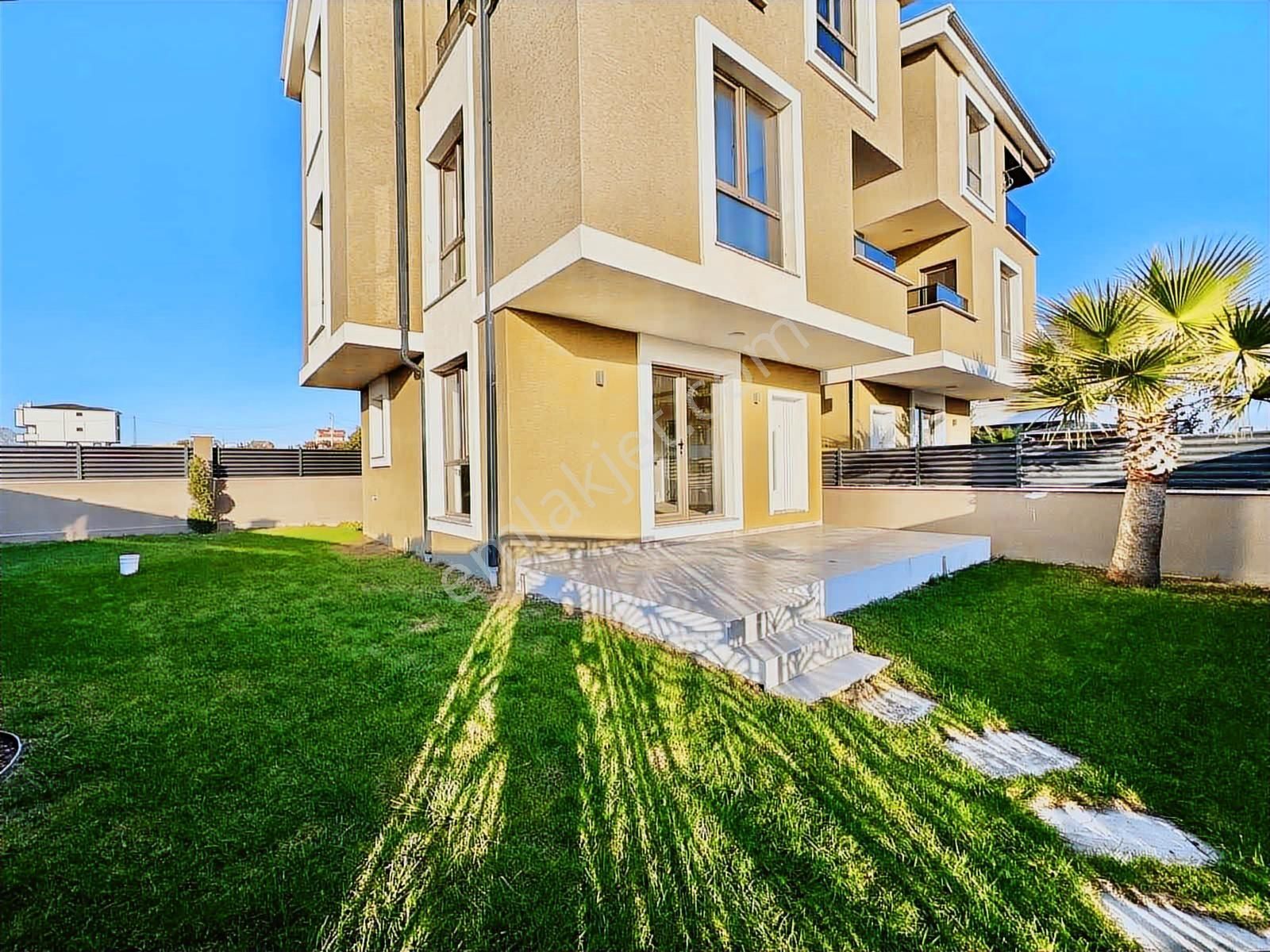 Megeden Yeniçiftlikte Site İçinde Satılık 4+1 Villa - Görsel 20