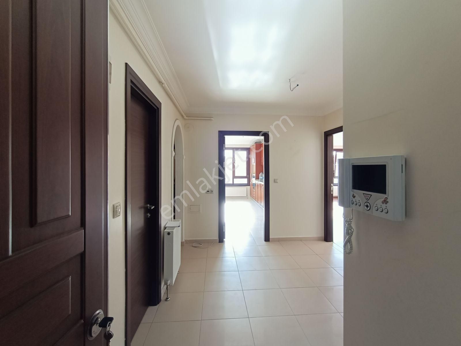 Emaks'tan/cevizliderede/nezih Binada/yapılı/ara Katta/3+1 - Görsel 9