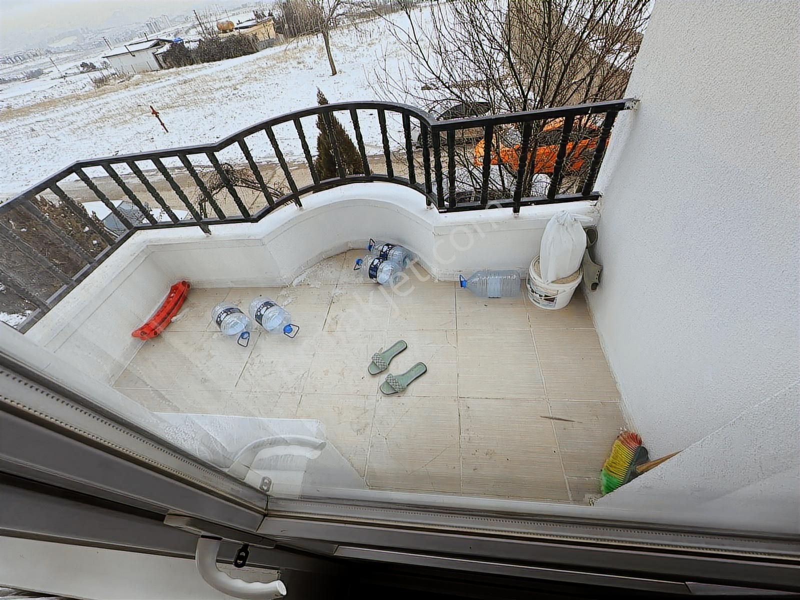 Keçiörende Site İçinde Geniş Teras Balkonlu Asansörlü Öncepheli - Görsel 28