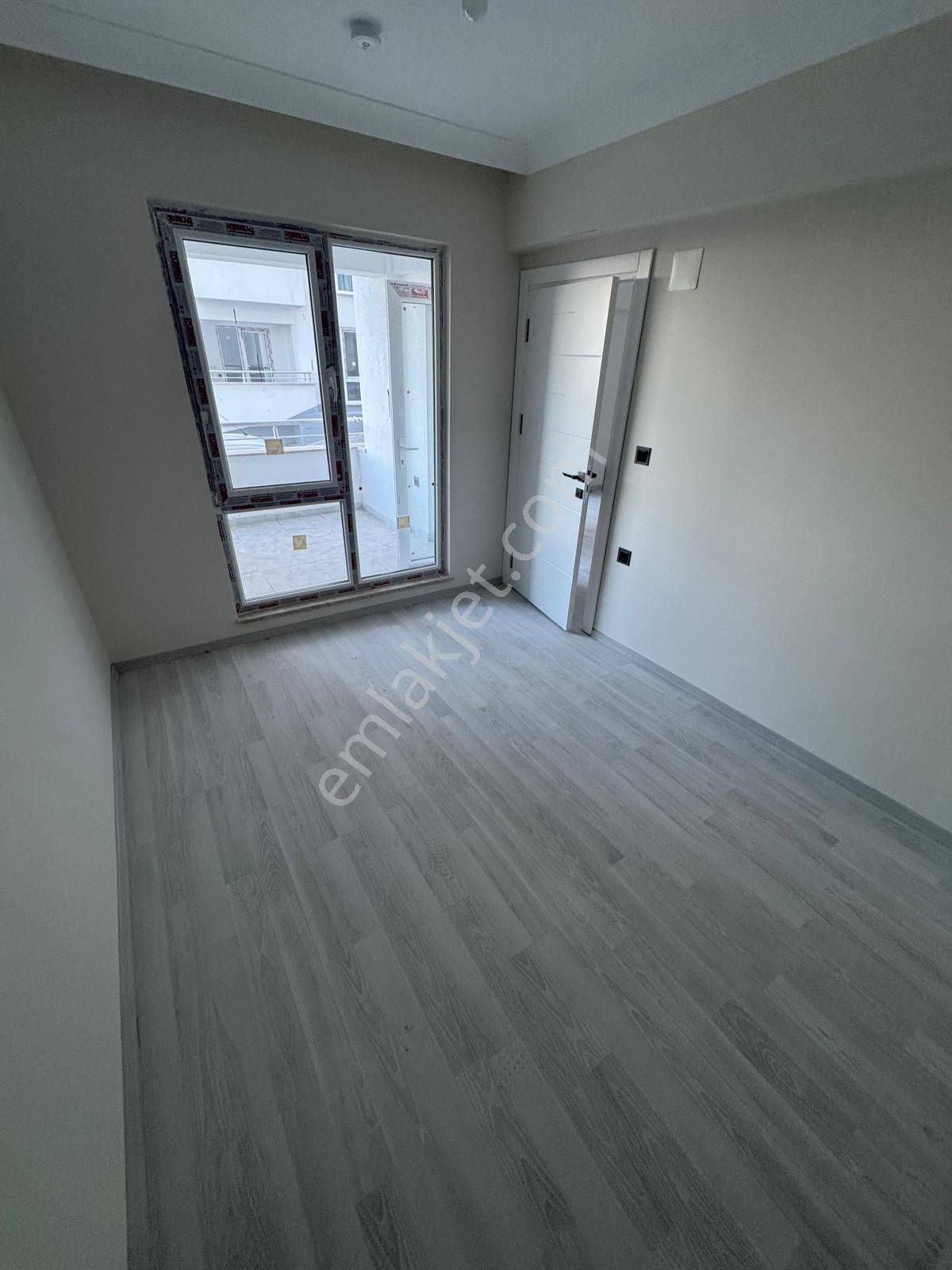 Trabzon Konaklar'da Giriş Kat Sıfır 1+1 Daire - Görsel 10