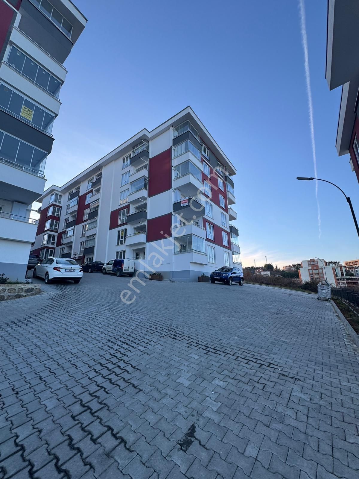 Trabzon Konaklar'da Giriş Kat Sıfır 1+1 Daire - Görsel 2