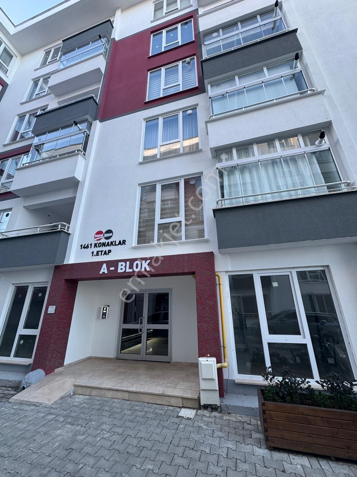 Trabzon Konaklar'da Giriş Kat Sıfır 1+1 Daire