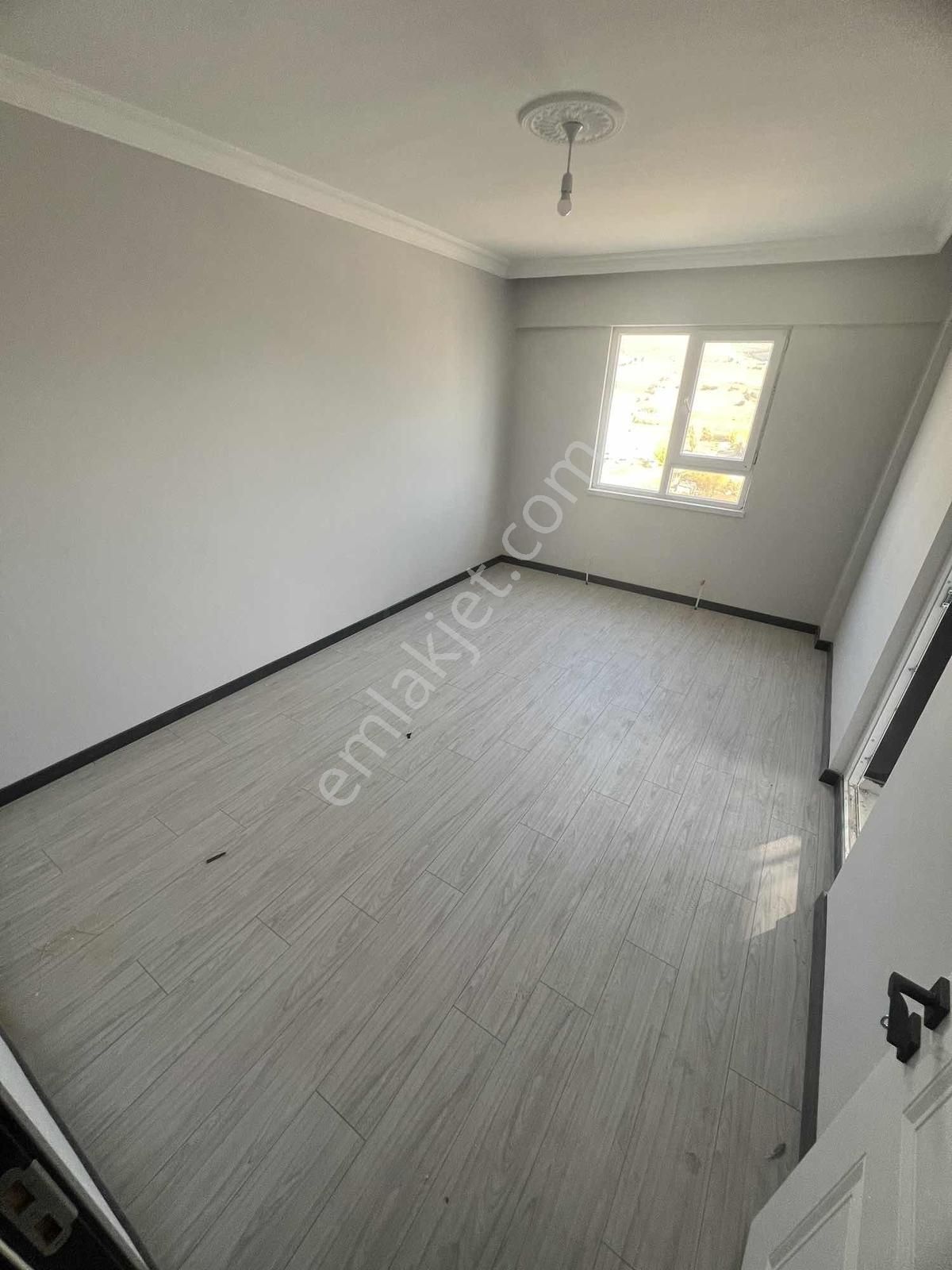 Kuzey Emlaktan Yakacık Bulvarında Ara Kat Acil Satılık Daire - Görsel 20