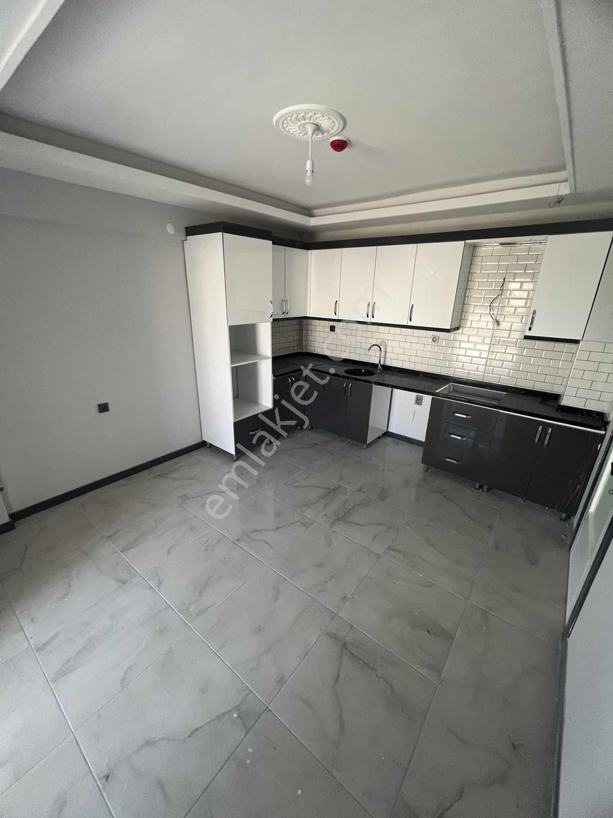 Kuzey Emlaktan Yakacık Bulvarında Ara Kat Acil Satılık Daire - Görsel 23