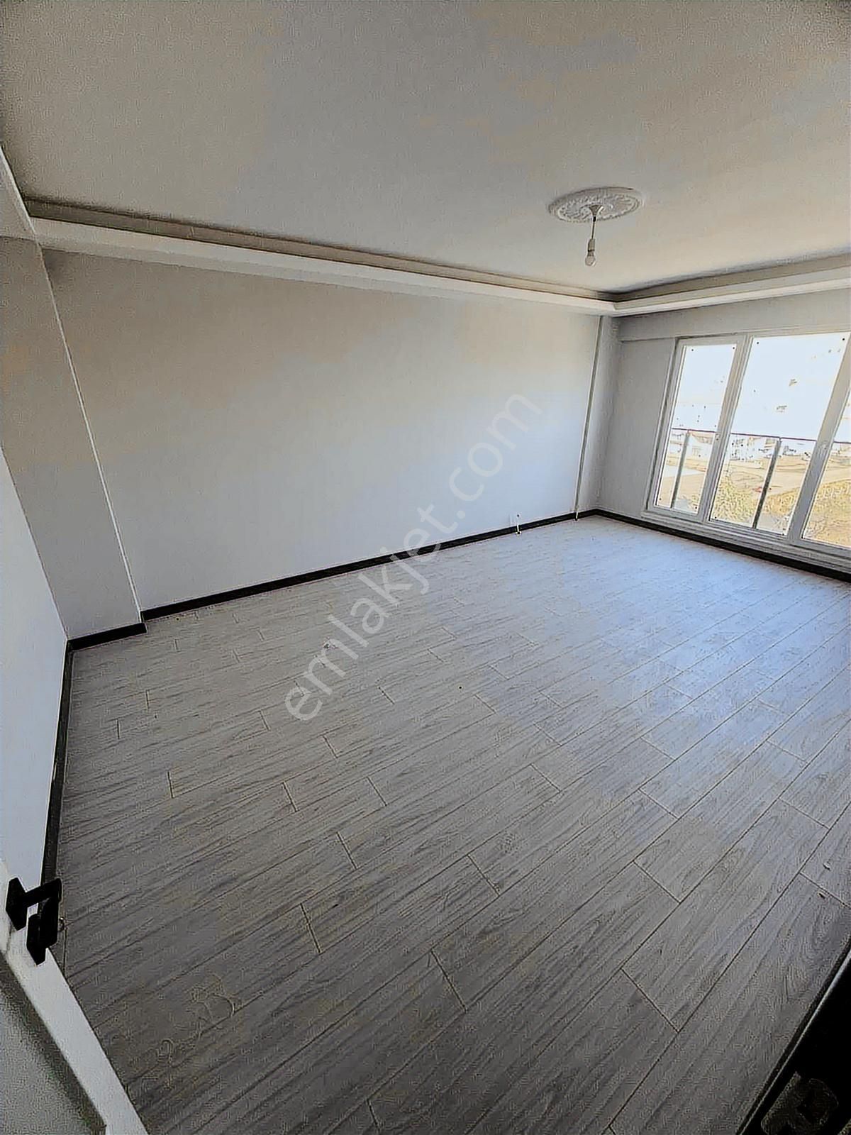 Kuzey Emlaktan Yakacık Bulvarında Ara Kat Acil Satılık Daire - Görsel 19