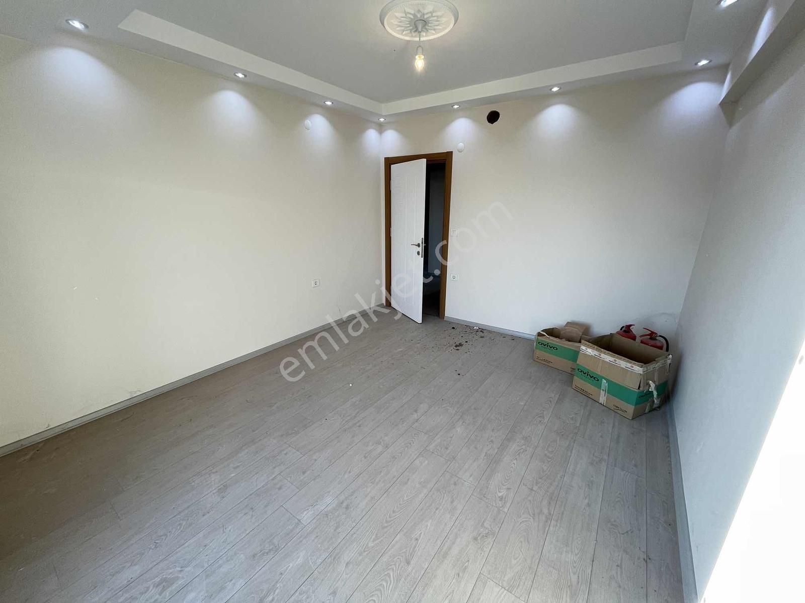 Tuğradan Bulvara Cephe İskanlı Sıfır 2+1 Satılık Daireler - Görsel 12