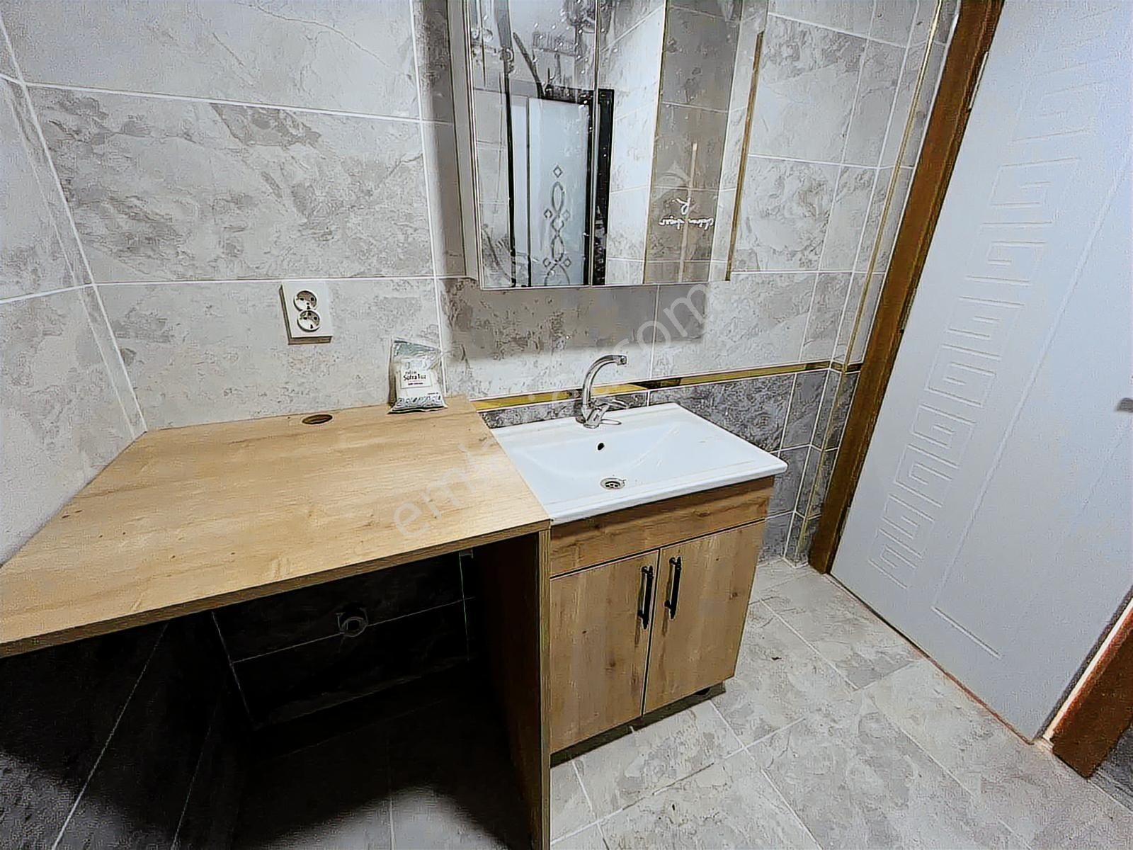 Tuğradan Bulvara Cephe İskanlı Sıfır 2+1 Satılık Daireler - Görsel 6