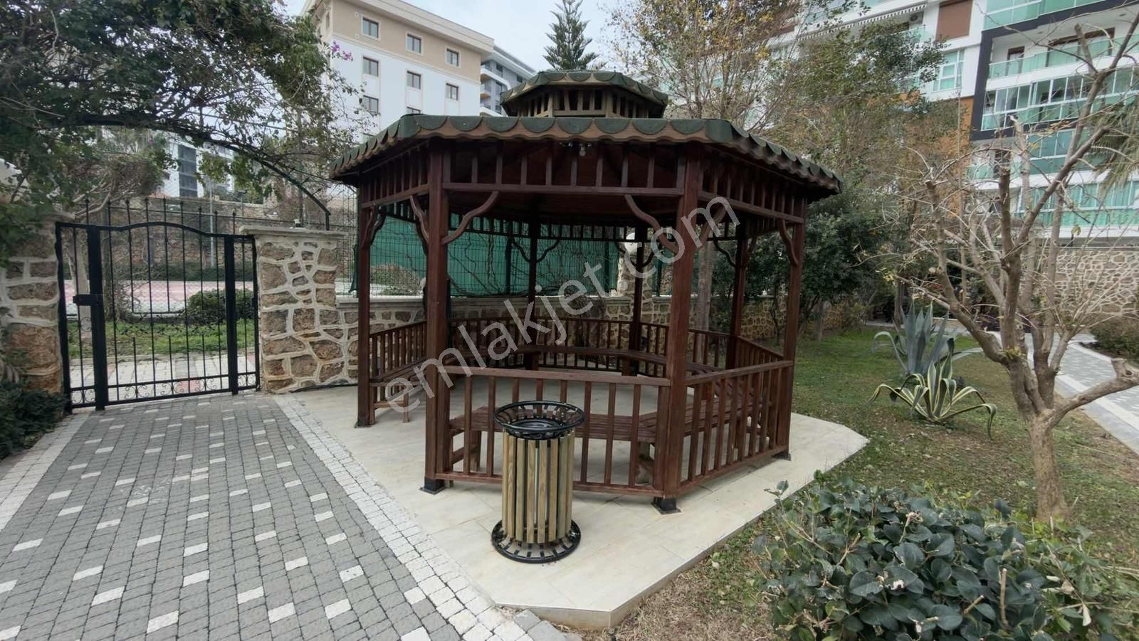 Alanya Tosmur'da Aktiviteli Sitede Satılık Ayrı Mutfak 2+1 Daire - Görsel 32