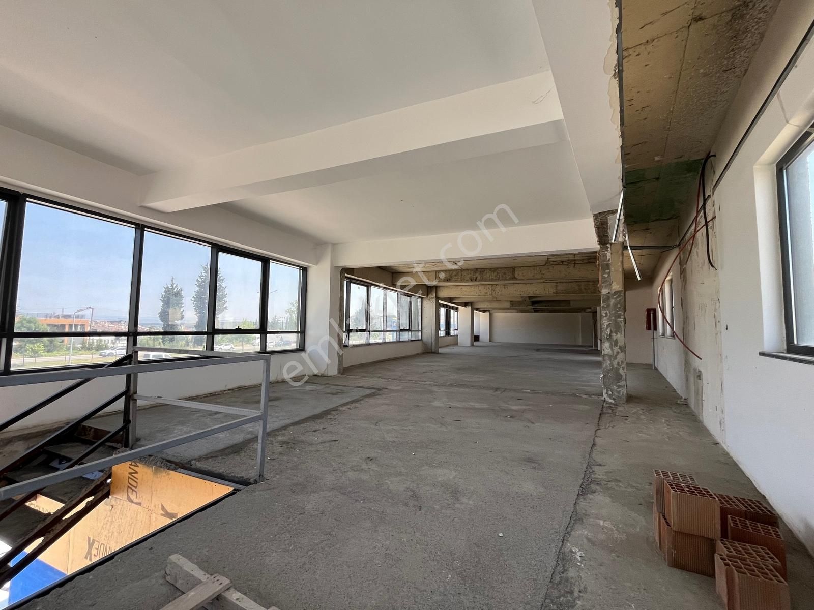 İzmir Yolu Üzerinde Geniş Otopark Alanına Sahip Kiralık Ofis - Görsel 7