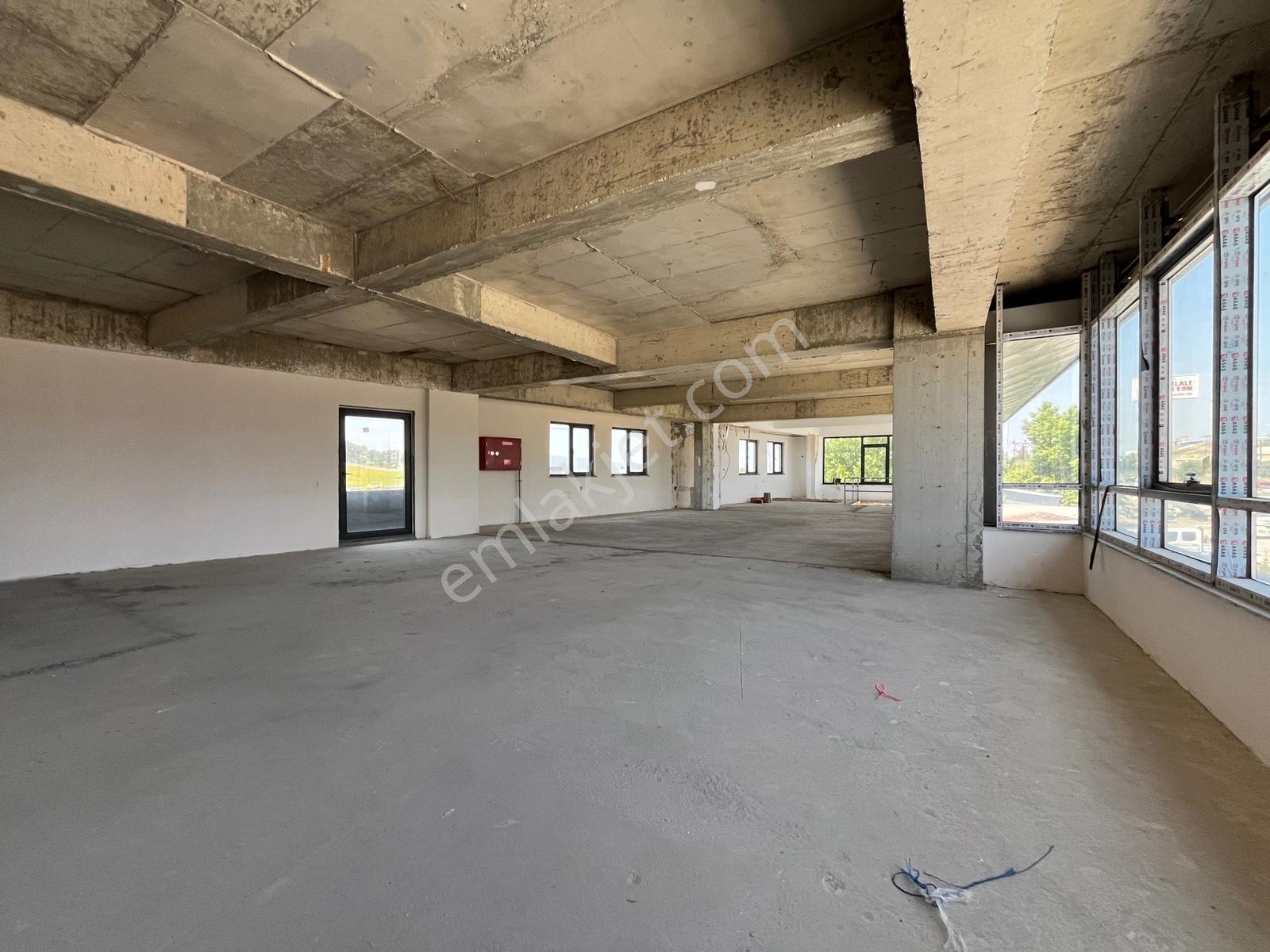 İzmir Yolu Üzerinde Geniş Otopark Alanına Sahip Kiralık Ofis - Görsel 27
