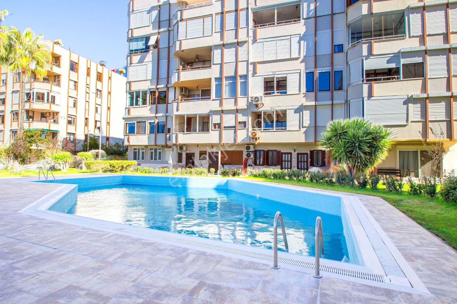 Alanya / Oba İkamete Uygun Denize Sıfır 3+1 Daire - Görsel 25