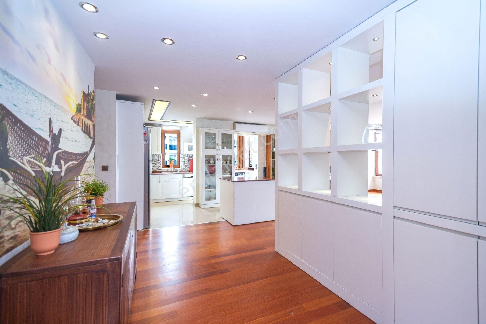 Alanya / Oba İkamete Uygun Denize Sıfır 3+1 Daire - Görsel 8