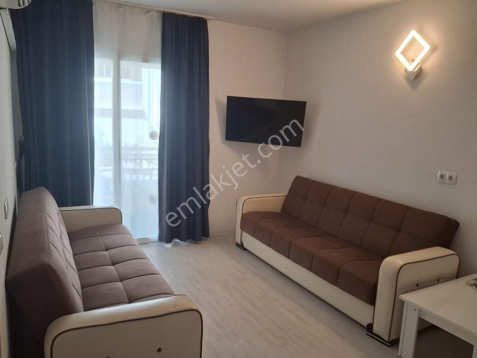 Kuşadasında Otogar Arkası Merkez De Havuzlu Sitede Eşyalı 1+1 - Görsel 19