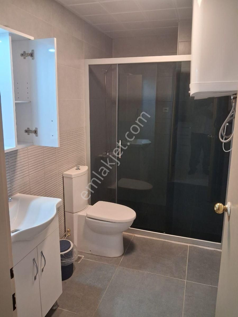 Kuşadasında Otogar Arkası Merkez De Havuzlu Sitede Eşyalı 1+1 - Görsel 20