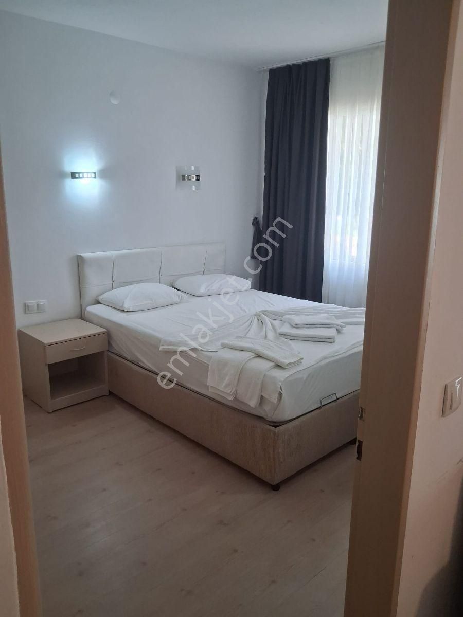 Kuşadasında Otogar Arkası Merkez De Havuzlu Sitede Eşyalı 1+1 - Görsel 28