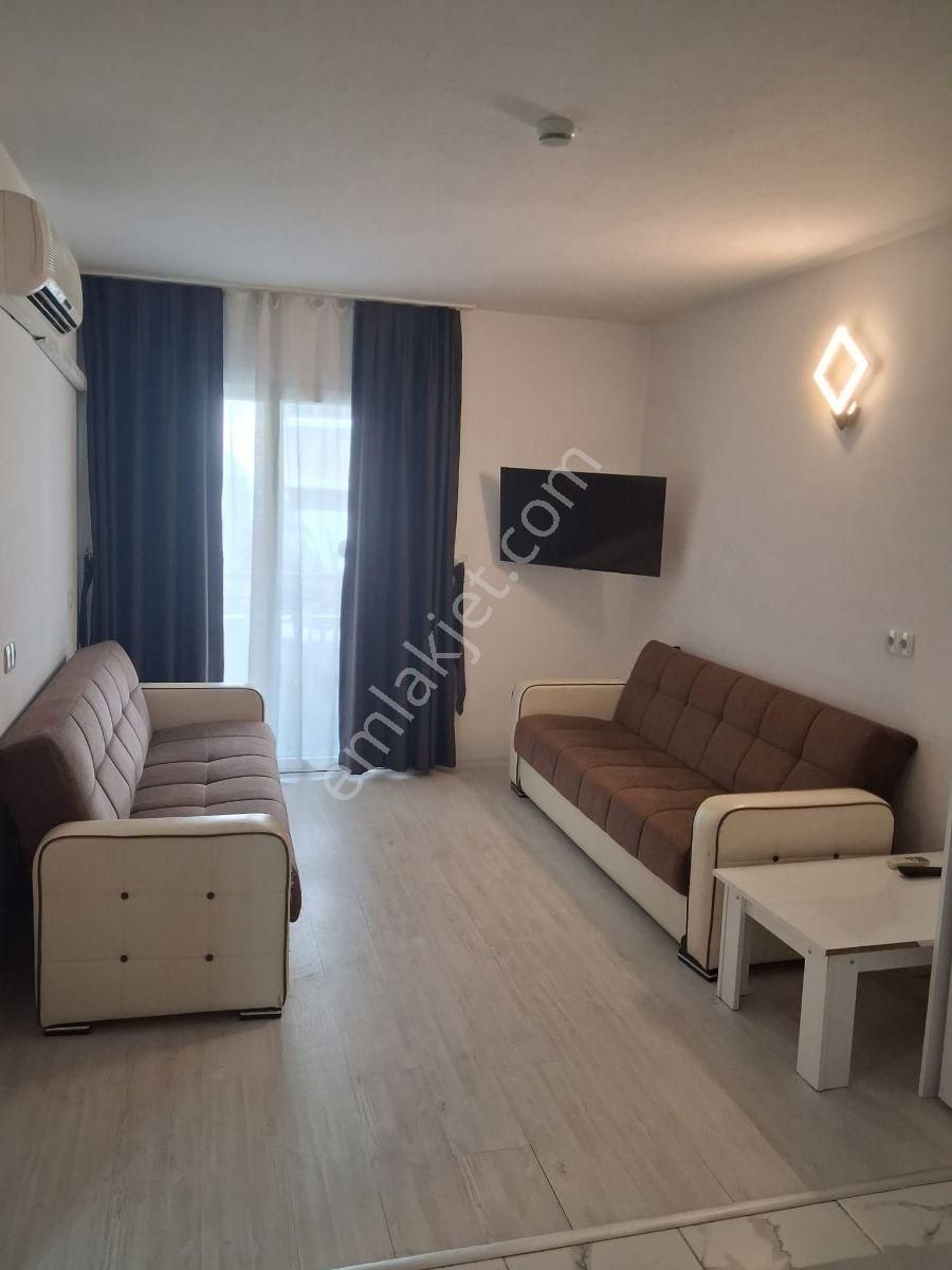 Kuşadasında Otogar Arkası Merkez De Havuzlu Sitede Eşyalı 1+1 - Görsel 10