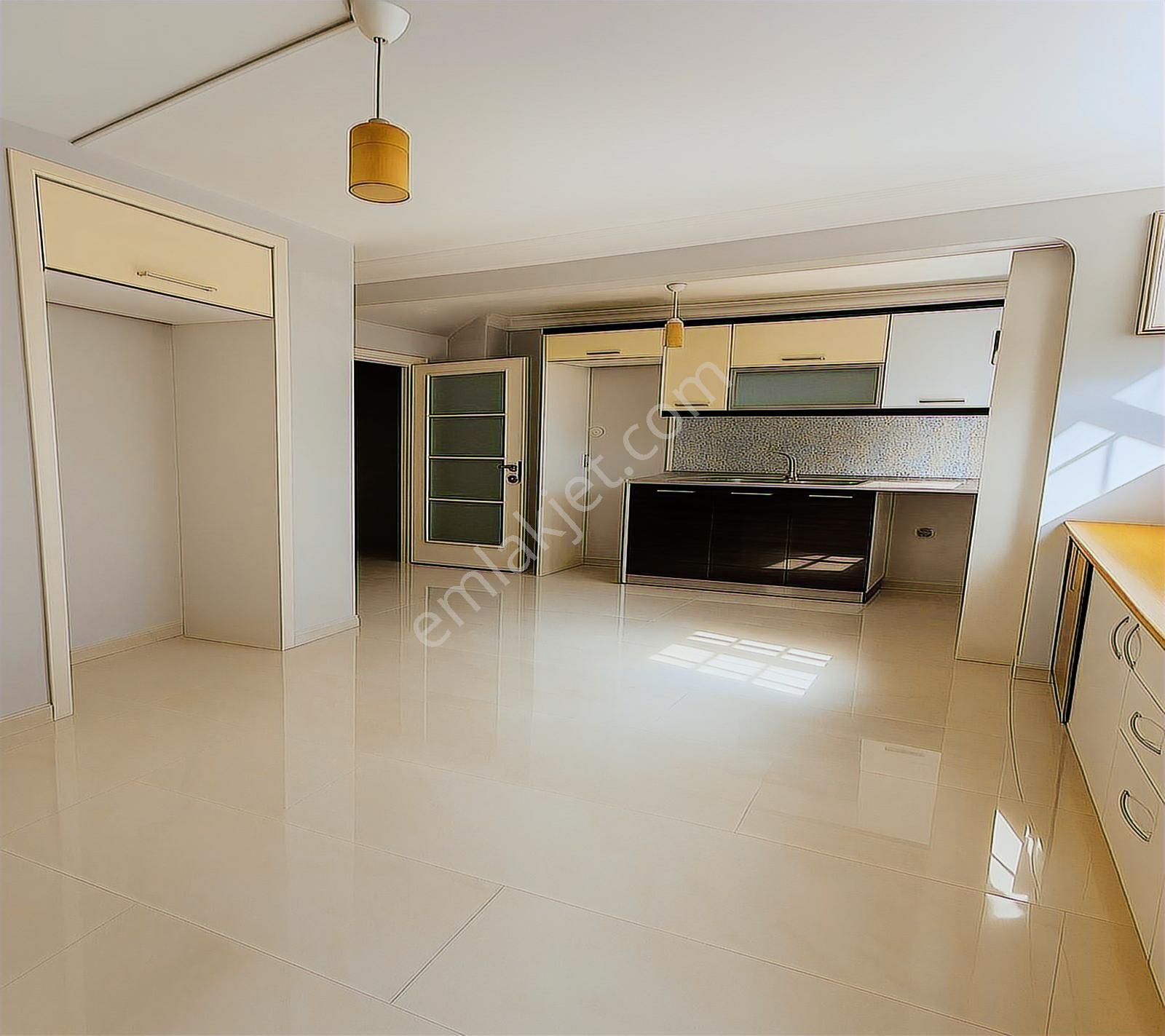 Kavaklı Merkezi'nde İster Oturum İster Yatırıma Uygun 3+1 Fırsat - Görsel 3